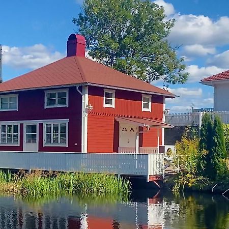 Lovely Waterfront Cottage Near Karlshamn Asarum Экстерьер фото