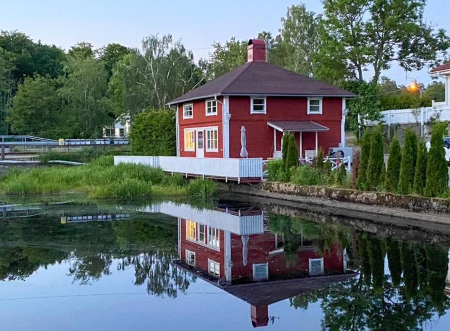 Lovely Waterfront Cottage Near Karlshamn Asarum Экстерьер фото