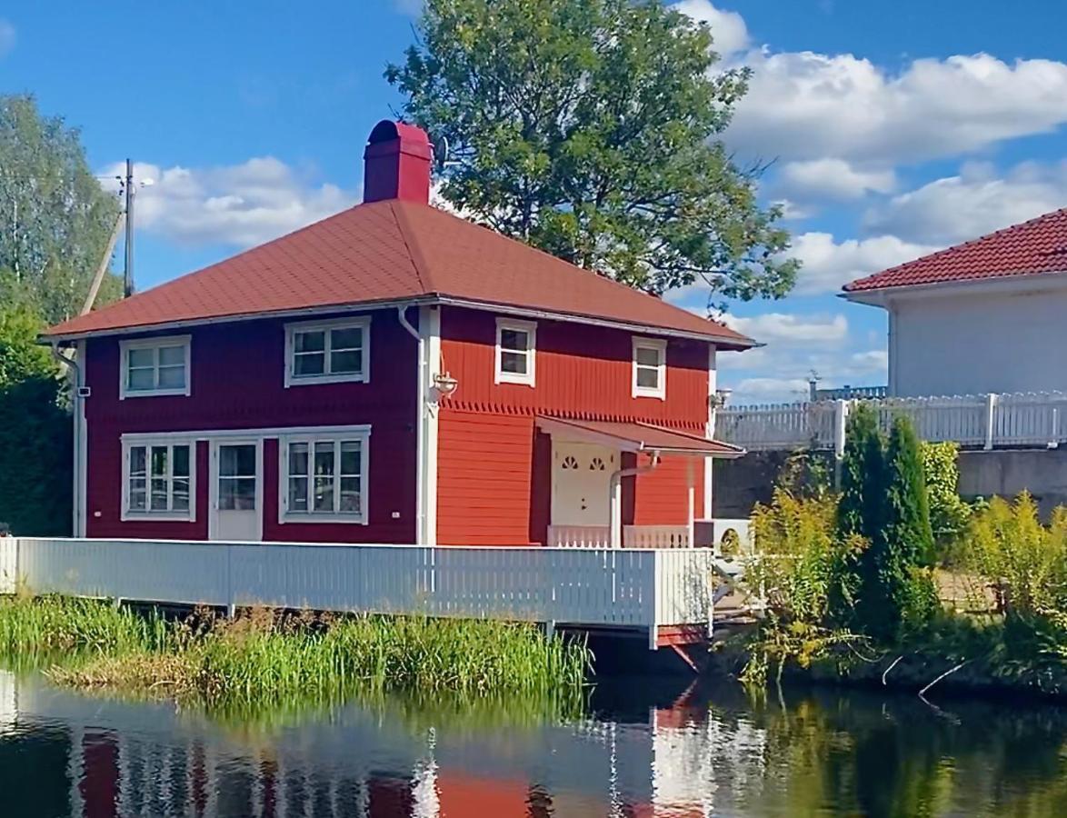 Lovely Waterfront Cottage Near Karlshamn Asarum Экстерьер фото